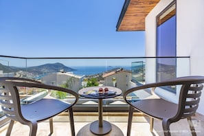 Vila, 3 quartos, piscina particular, vista para o oceano | Sacada
