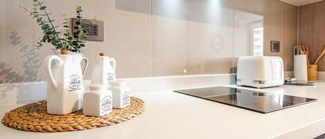 Microones, forn i cafetera i tetera