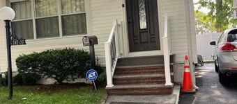 Charming 1-bedroom in a private house in Queens with AC, WiFi. Enjoy your stay