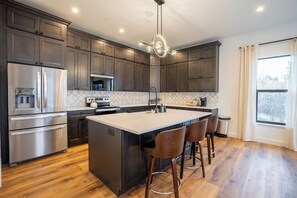 Microonde, forno, piano cottura, lavastoviglie