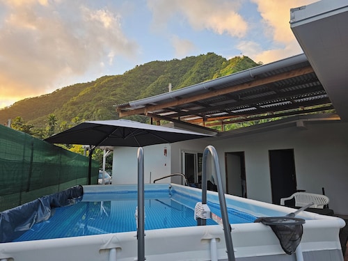 Large house 5 minutes from the mythical Teahupoo wave. Ideal for families