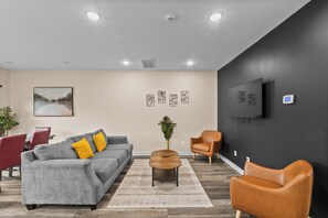 智能電視、書籍