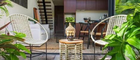 屋外ダイニングエリア