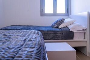2 bedrooms, in-room safe, iron/ironing board, free WiFi