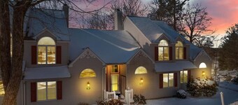 Big Boulder Views|Game Loft+Pet-friendly+Sleeps 10