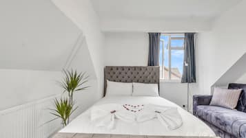 1 bedroom, iron/ironing board, free WiFi, bed sheets