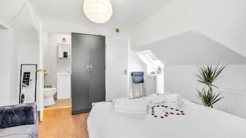 1 bedroom, iron/ironing board, free WiFi, bed sheets