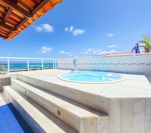 Baignoire à remous extérieure