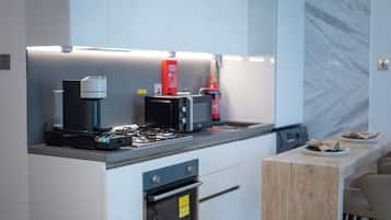 Microondas, horno y parrilla de estufa