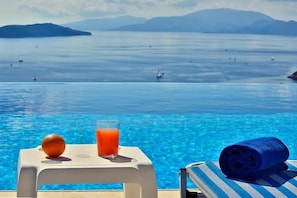 Outdoor pool - Villa Pegasus with Sea Views (LEFKADA)