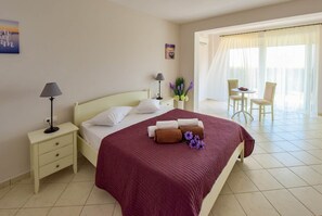 4 bedrooms, desk, iron/ironing board, travel cot - Villa Pegasus with Sea Views (LEFKADA)