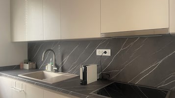 Réfrigérateur, four, plaque de cuisson, lave-vaisselle