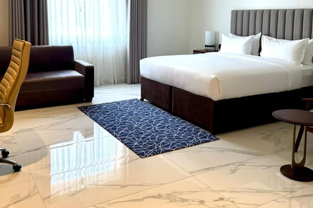 Club Double Room, 1 Queen Bed | Egyptian cotton sheets, premium bedding, in-room safe, desk