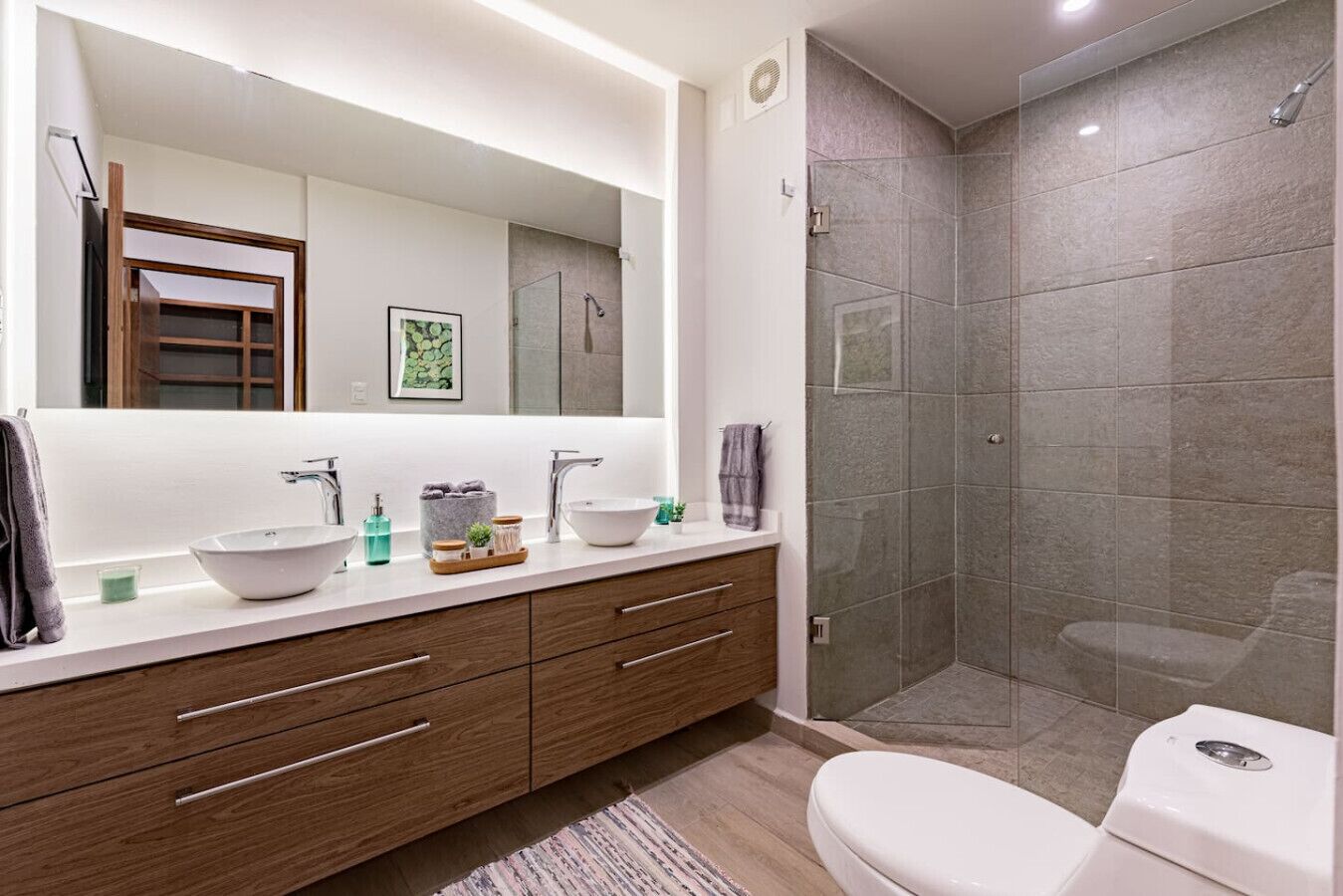 Hair dryer, towels