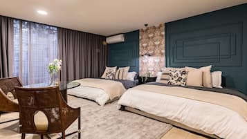 6 bedrooms, desk, iron/ironing board, WiFi