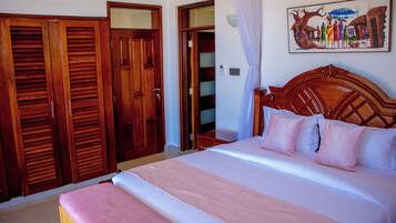 4 Schlafzimmer, Bügeleisen/Bügelbrett, WLAN, Bettwäsche
