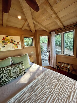 3 slaapkamers, een bureau, een strijkplank/strijkijzer, gratis wifi