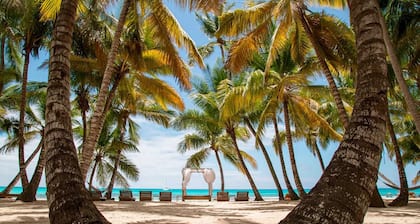 Charming 1-bedroom condo in beautiful Andrés with AC, WiFi, pool and ocean vew