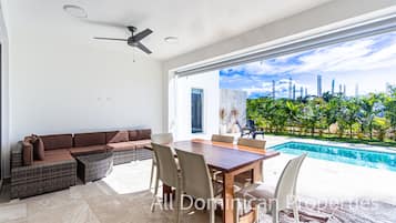 Vila, 3 quartos, acessível, para fumantes | Sala de jantar