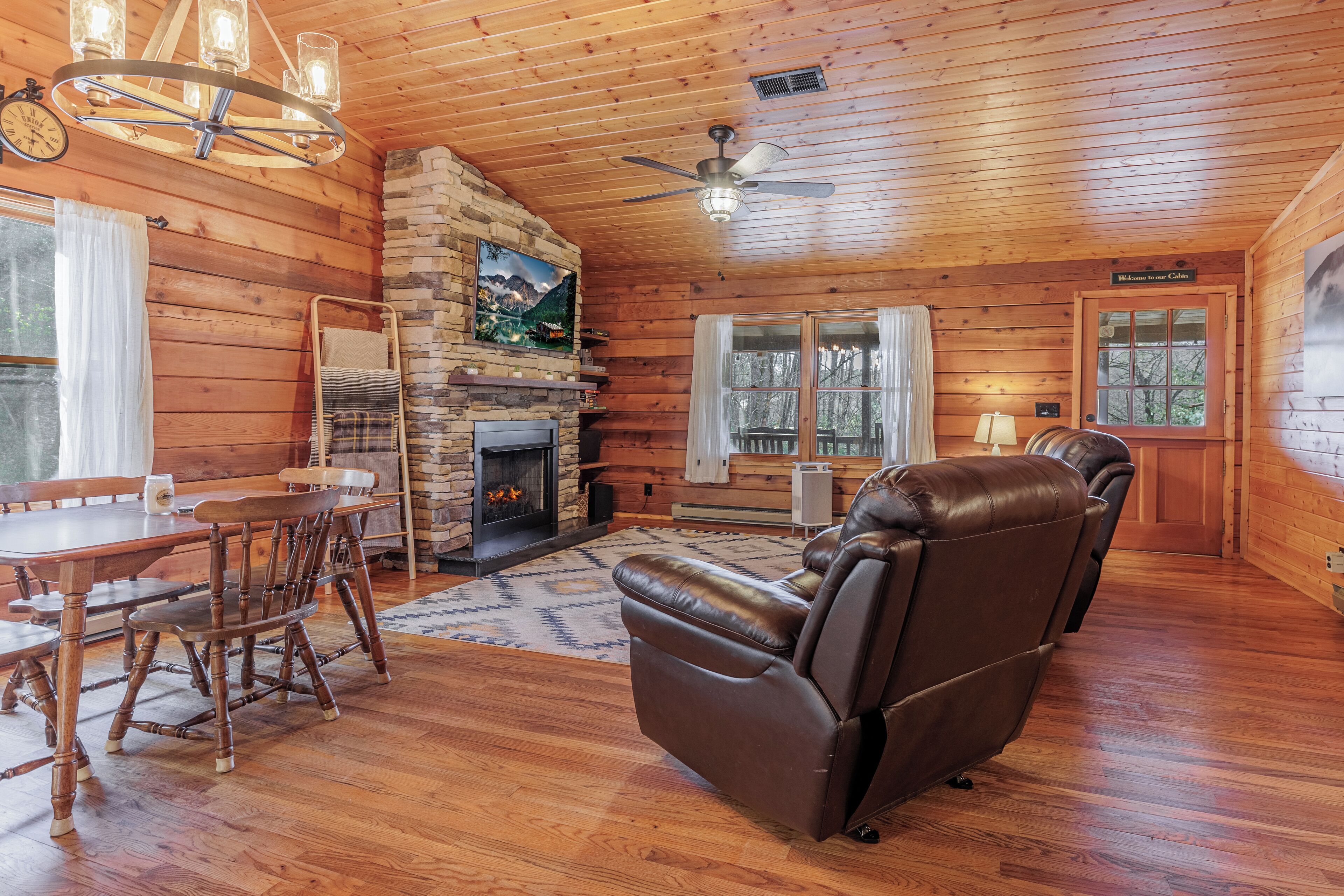 Secluded Wilderness Cabin Retreat In Bryson City- Dog Friendly! Wifi A/c - Bryson City, NC
