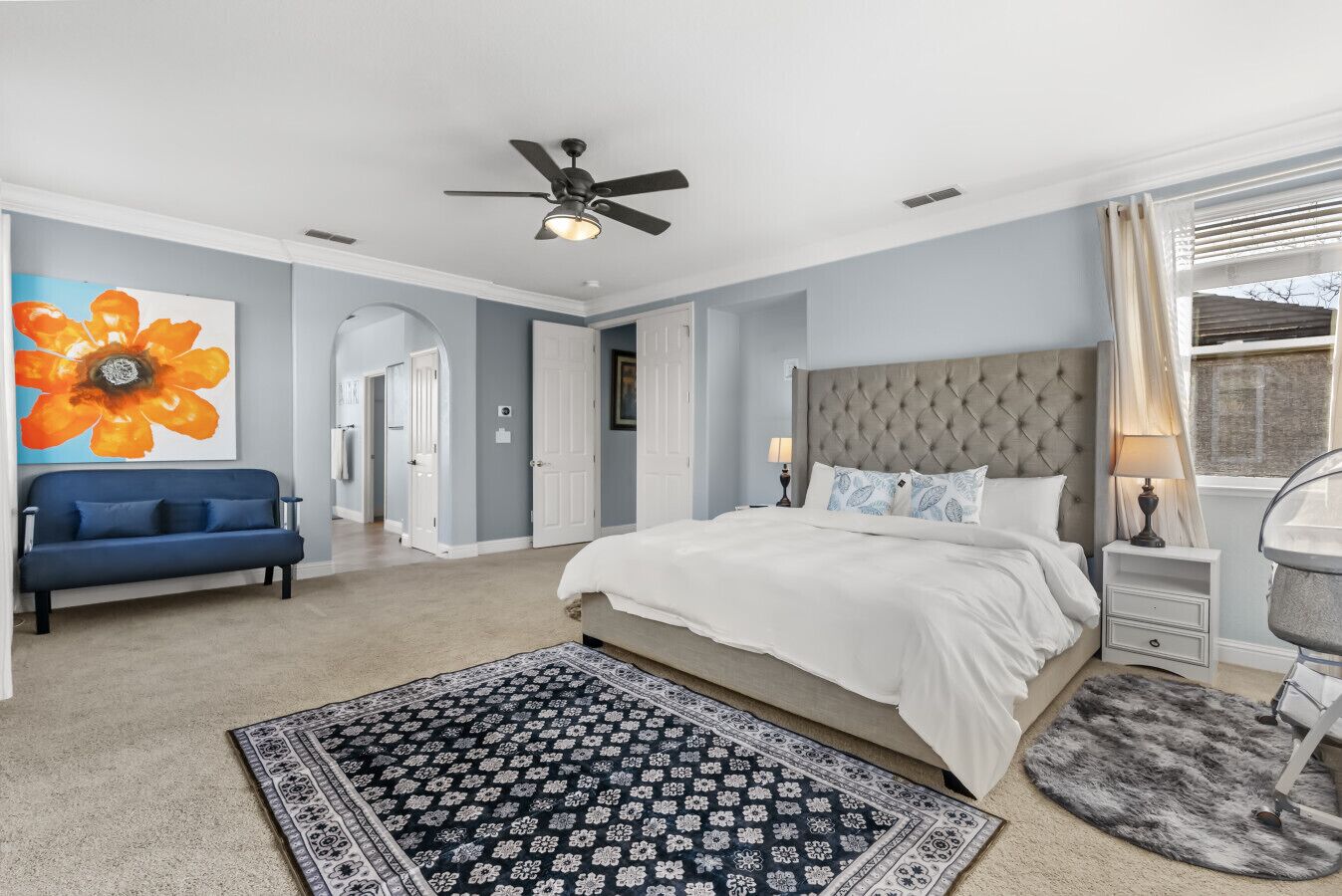 6 bedrooms, desk, iron/ironing board, WiFi