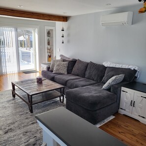 Smart TV - Charming 3-bedroom house with AC and WiFi in Thomaston (Thomaston)