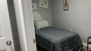1 bedroom, iron/ironing board, WiFi