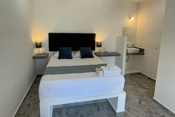 1 bedroom, free WiFi, bed sheets