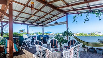 Huoneisto, 2 makuuhuonetta, tupakointi sallittu, parveke | Terassi/patio