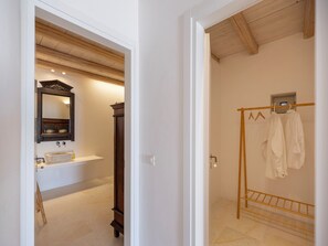 Unclassified image, 5 of 13, button - Gaia Seaview Suite (Paros)