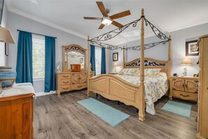 4 室のベッドルーム、アイロン / アイロン台、WiFi (無料)、ベッドシーツ