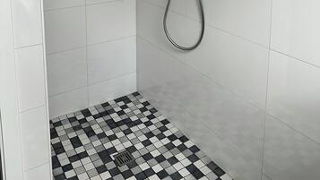 Handtücher, Seife, Toilettenpapier