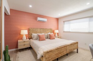 4 bedrooms, desk, iron/ironing board, WiFi