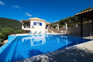 Outdoor pool - Villa Ethra With Beautiful Sea Views (LEFKADA)