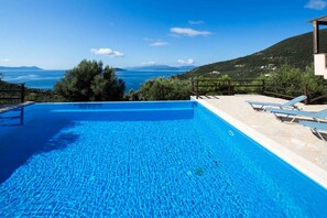 Udendørs pool
