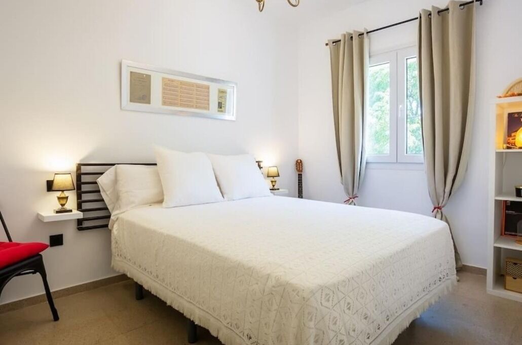 4 chambres, fer et planche à repasser, Wi-Fi, draps fournis