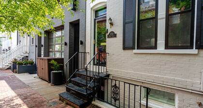 ☆990ft² ☆Heart of Georgetown☆99 Walk Score☆<1 min→Shops☆Smart TV☆