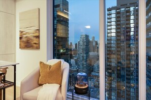 Interior - Chill Island - CN Tower Vibes  downtown Toronto with 3 bedrooms & free parking! (Toronto)