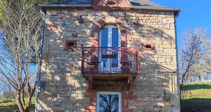 Gite 4 personnes avec spa, au centre des plus beau village de France