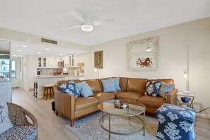 Smart TV - Luxurious Ocean Front Retreat (Saint Augustine)