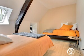 2 bedrooms, iron/ironing board, travel cot, free WiFi - Ty an forn a Bara - GUEGON (GUEGON)