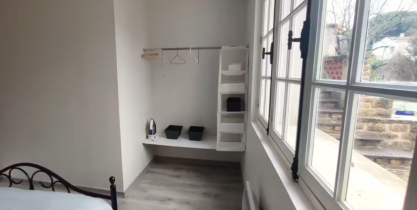 2 dormitorios, tabla de planchar con plancha, wifi y ropa de cama