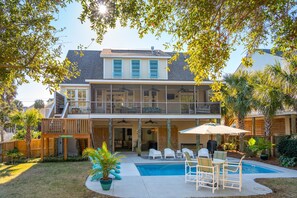 Exterior - Luxury Beach Living, Private Pool, Easy walk to beach - The Fin House (Folly Beach)