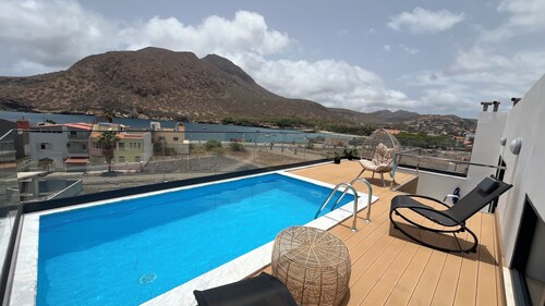 Apartment with swimming pool and magnificent view of Tarrafal Bay