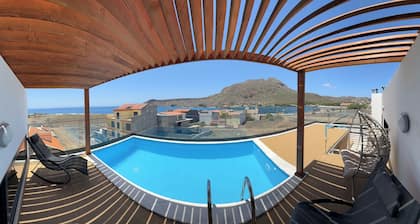 Apartment with swimming pool and magnificent view of Tarrafal Bay