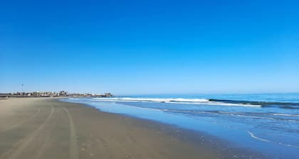 Charming 3-bedroom beach front cottage in Langstrand: WiFi,Netflix, free parking