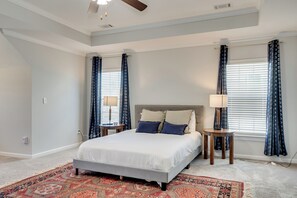 5 bedrooms, iron/ironing board, WiFi, bed sheets