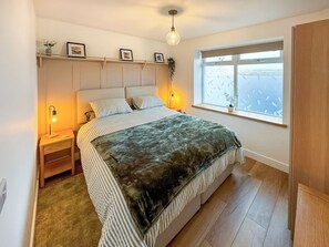 2 bedrooms, free WiFi, bed sheets - 2 bedroom accommodation in Dunoon (Dunoon)