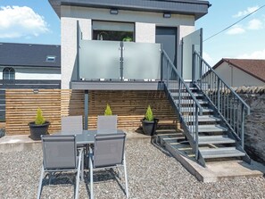 Outdoor dining - 2 bedroom accommodation in Dunoon (Dunoon)