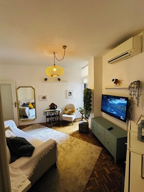 3 quartos, cofres nos quartos, ferros/tábuas de passar roupa, Wi-Fi